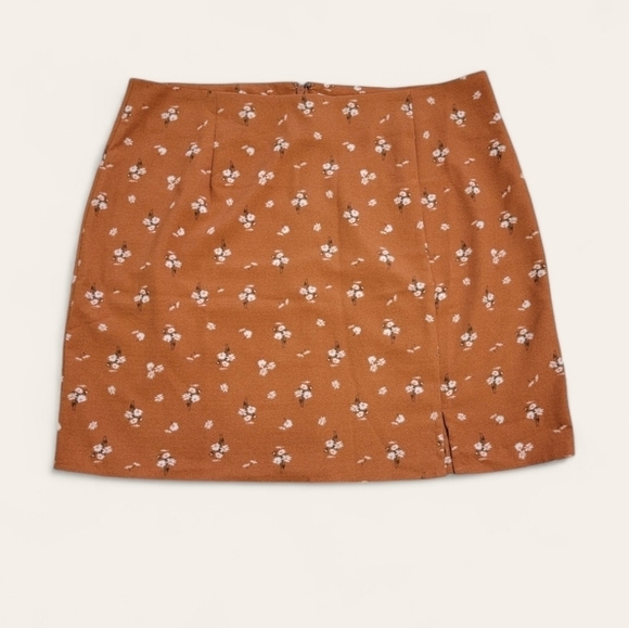 Aeropostale Floral Print skirt side front slit Size Large - Picture 13 of 13